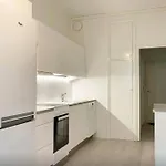Moderni Siisti Koti Jossa Modernit Kalusteet *